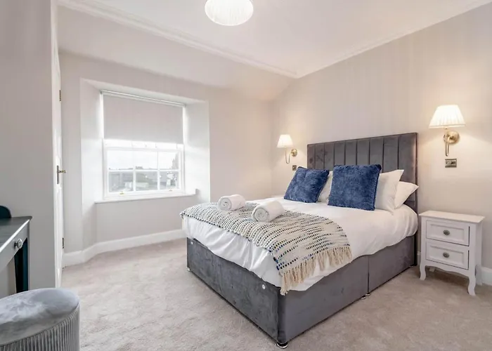 Skye Sands - Alexandra Penthouse No 11